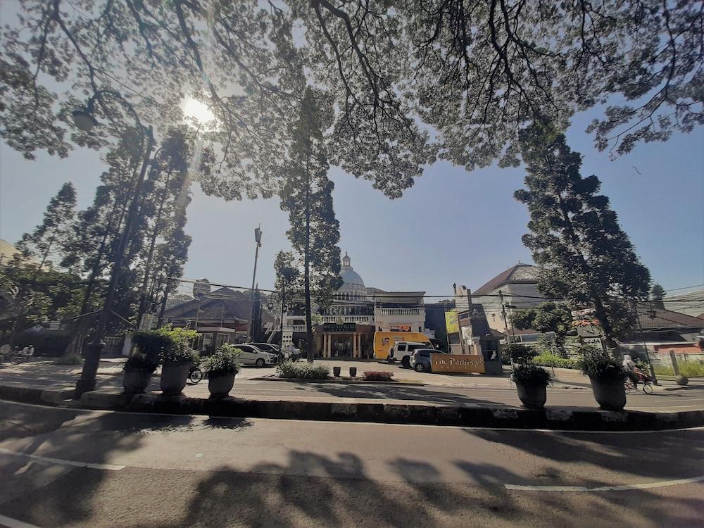 The Palais Hotel Dago Bandung Eksteriør bilde